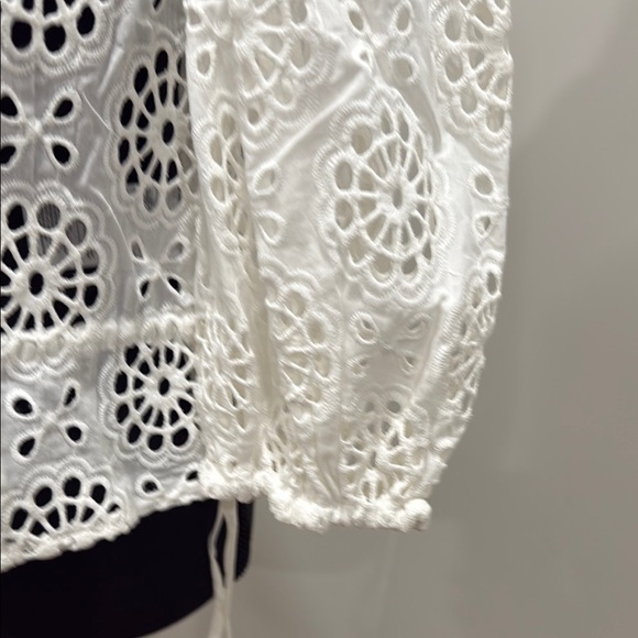 Elegant White Eyelet Lace Top Banana Republic size S - Picture 6 of 8